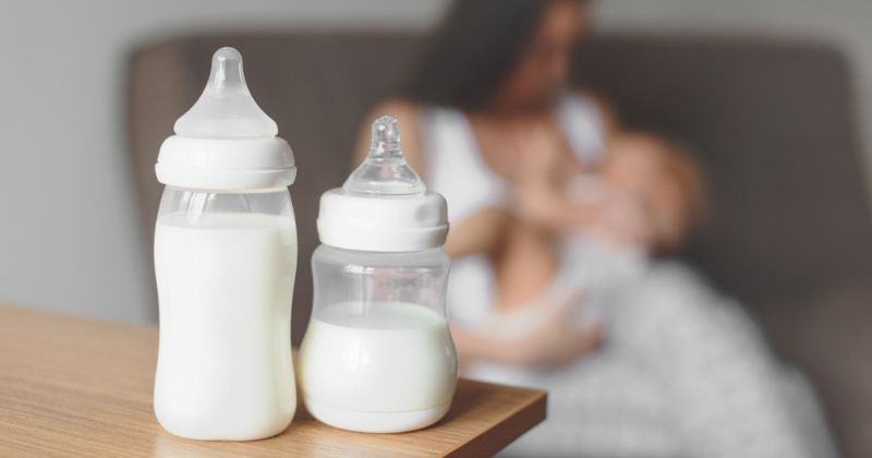 Sữa mẹ mới vắt ra có cần hâm nóng không? Nhiệt độ bao nhiêu tốt nhất?