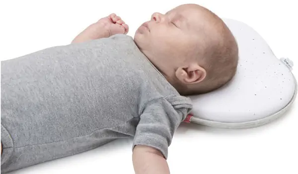 Trẻ sơ sinh có nên nằm gối không?
